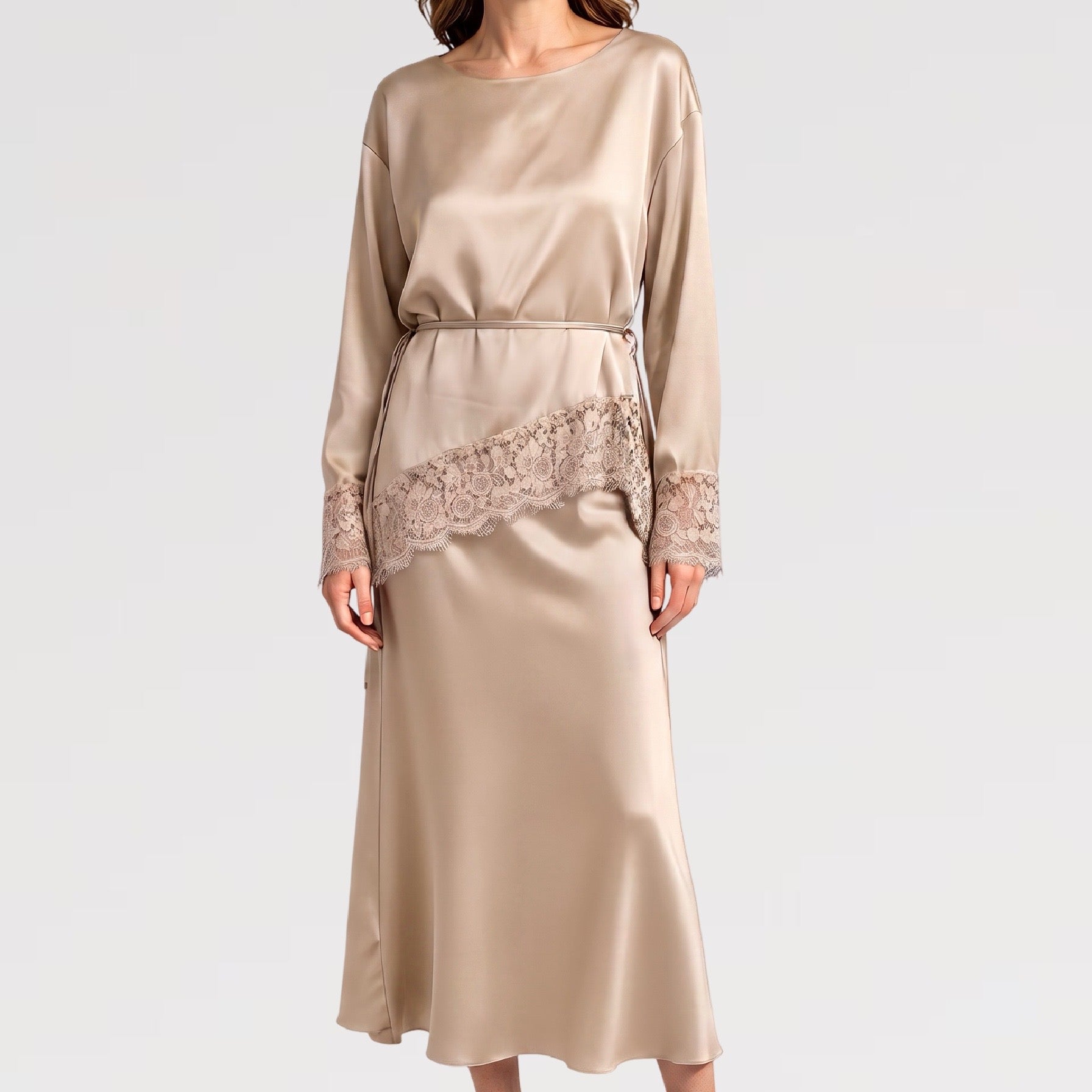 【Lady First】Blusa in Raso con Dettagli in Pizzo e Laccio Posteriore - Made in Italy