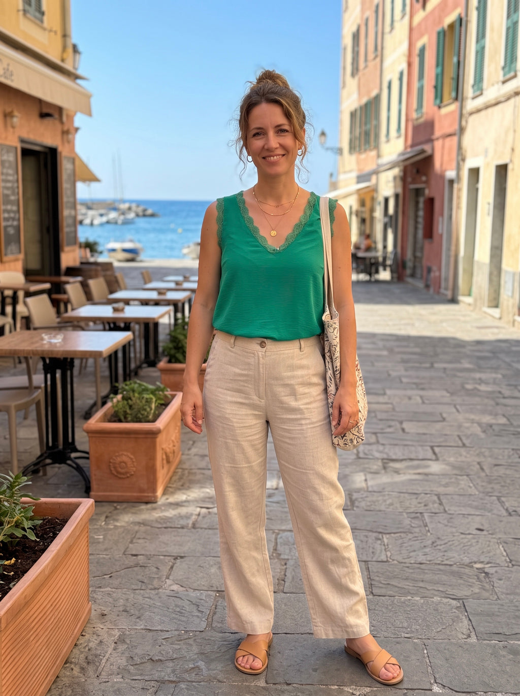 【Lady First】Canotta scollo V con pizzo Made in italy