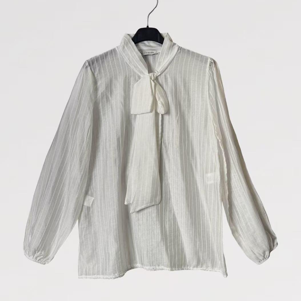 Blusa Vela Shine Elegante in Tessuto Luminoso Effetto Plissé con Fiocco al Collo e Maniche Lunghe Made in Italy Taglia Unica