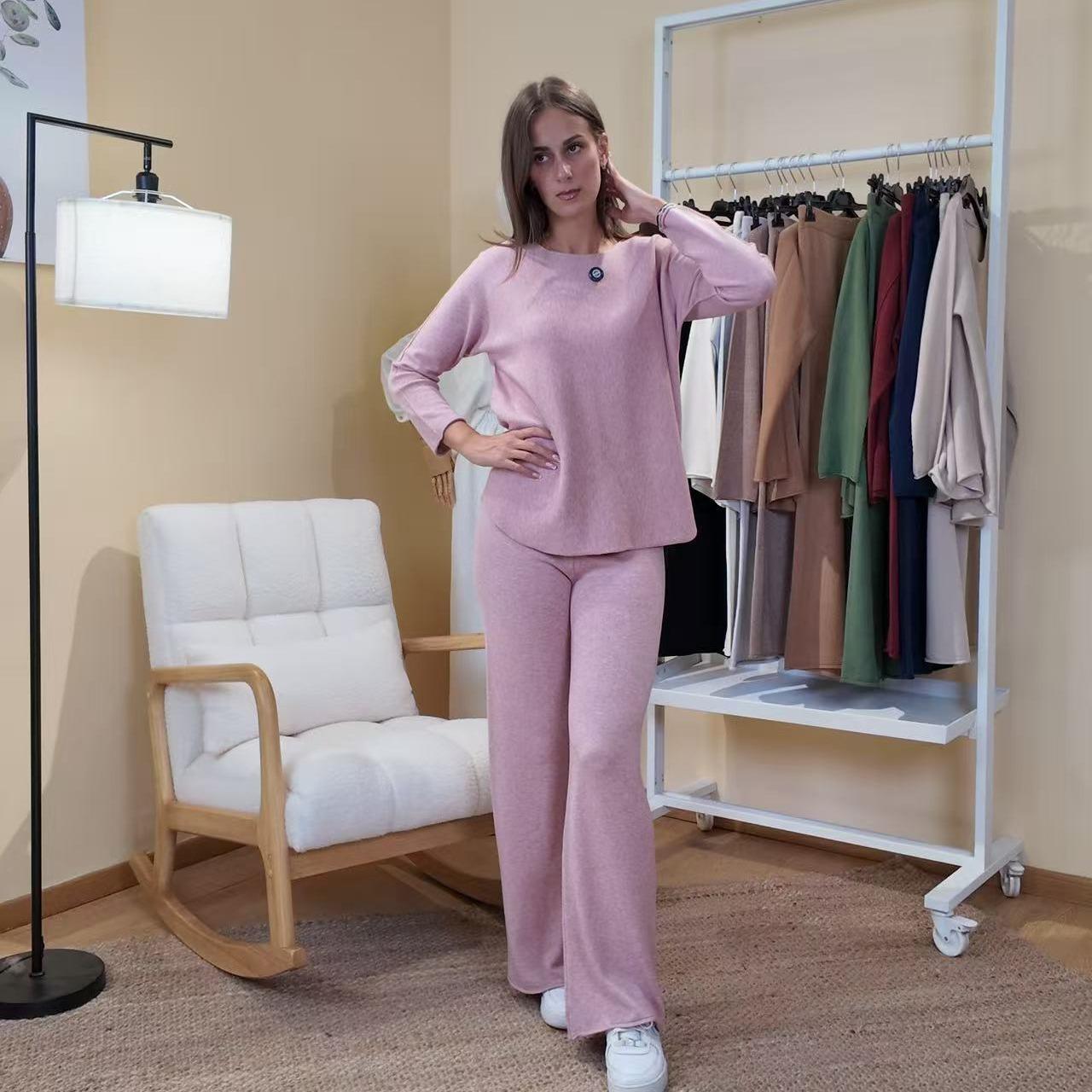 Completo Maglia e Pantalone One Size in Comodità Unica per Stile Elegante e Versatile