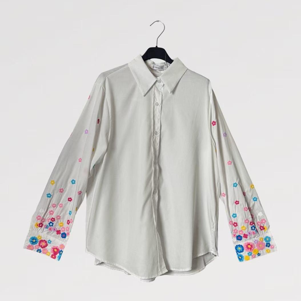 Camicia FIORI bianca con maniche ricamate fiori multicolor