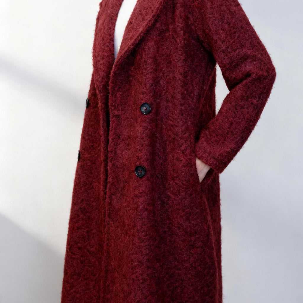 Maxi Cappotto in Bouclé - Made in Italy con Colletto Alto e Bottone Nero per Stile Elegante e Caldo Marrone Texture Morbida