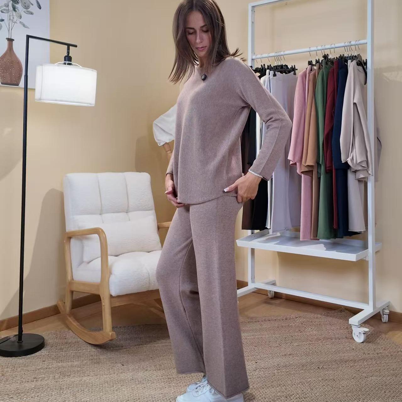 Completo Maglia e Pantalone One Size in Comodità Unica per Stile Elegante e Versatile