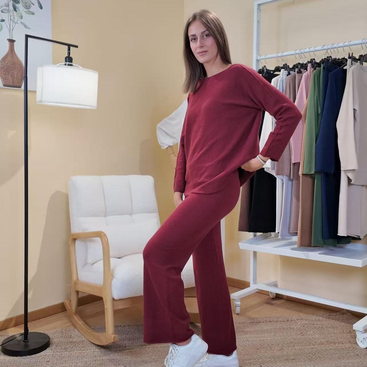 Completo Maglia e Pantalone One Size in Comodità Unica per Stile Elegante e Versatile