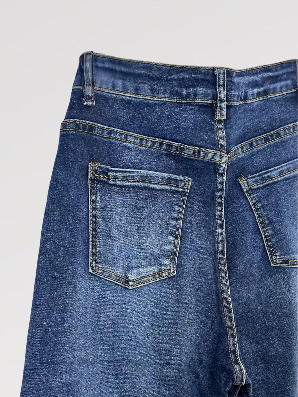 Jeans Wide Leg Elastic Cuff in Denim Elasticizzato con Fondo Risvoltato e Cinque Tasche per Vestibilità Naturale e Look Casual