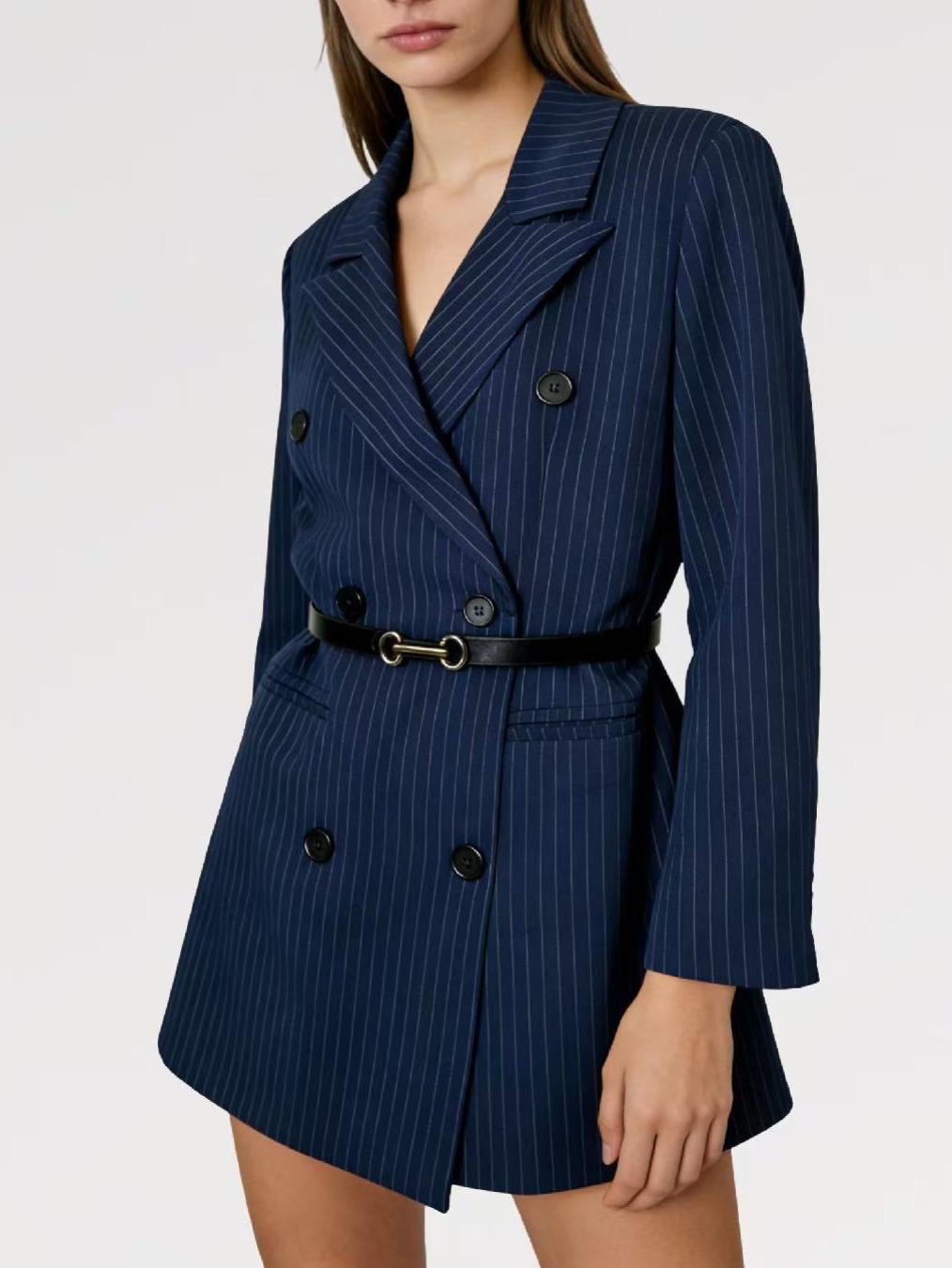 Blazer Gessato Sartoriale con Cintura – Made in Italy