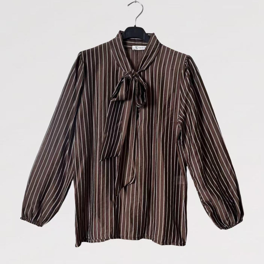 Blusa Vela Shine Elegante in Tessuto Luminoso Effetto Plissé con Fiocco al Collo e Maniche Lunghe Made in Italy Taglia Unica