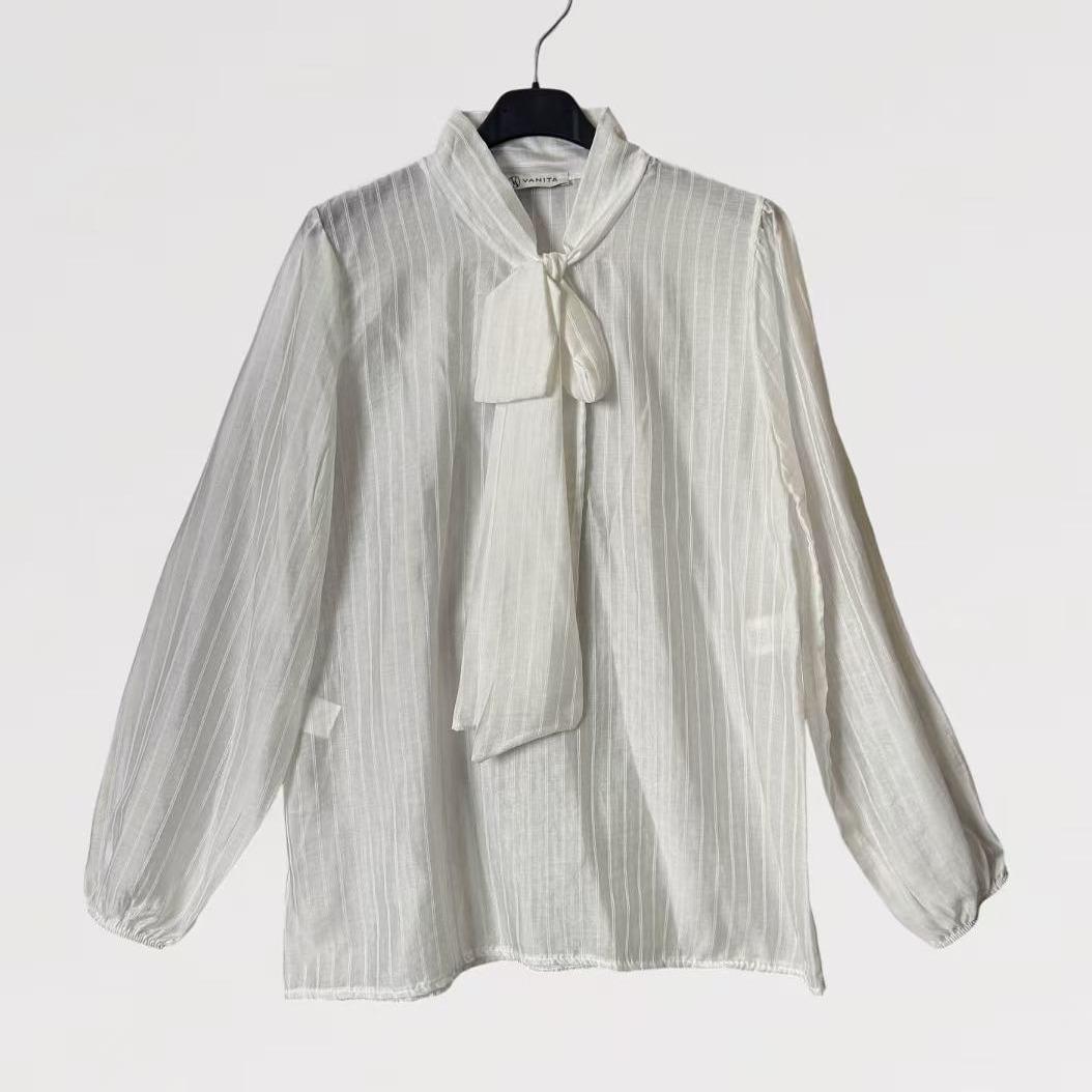 Blusa Vela Shine Elegante in Tessuto Luminoso Effetto Plissé con Fiocco al Collo e Maniche Lunghe Made in Italy Taglia Unica