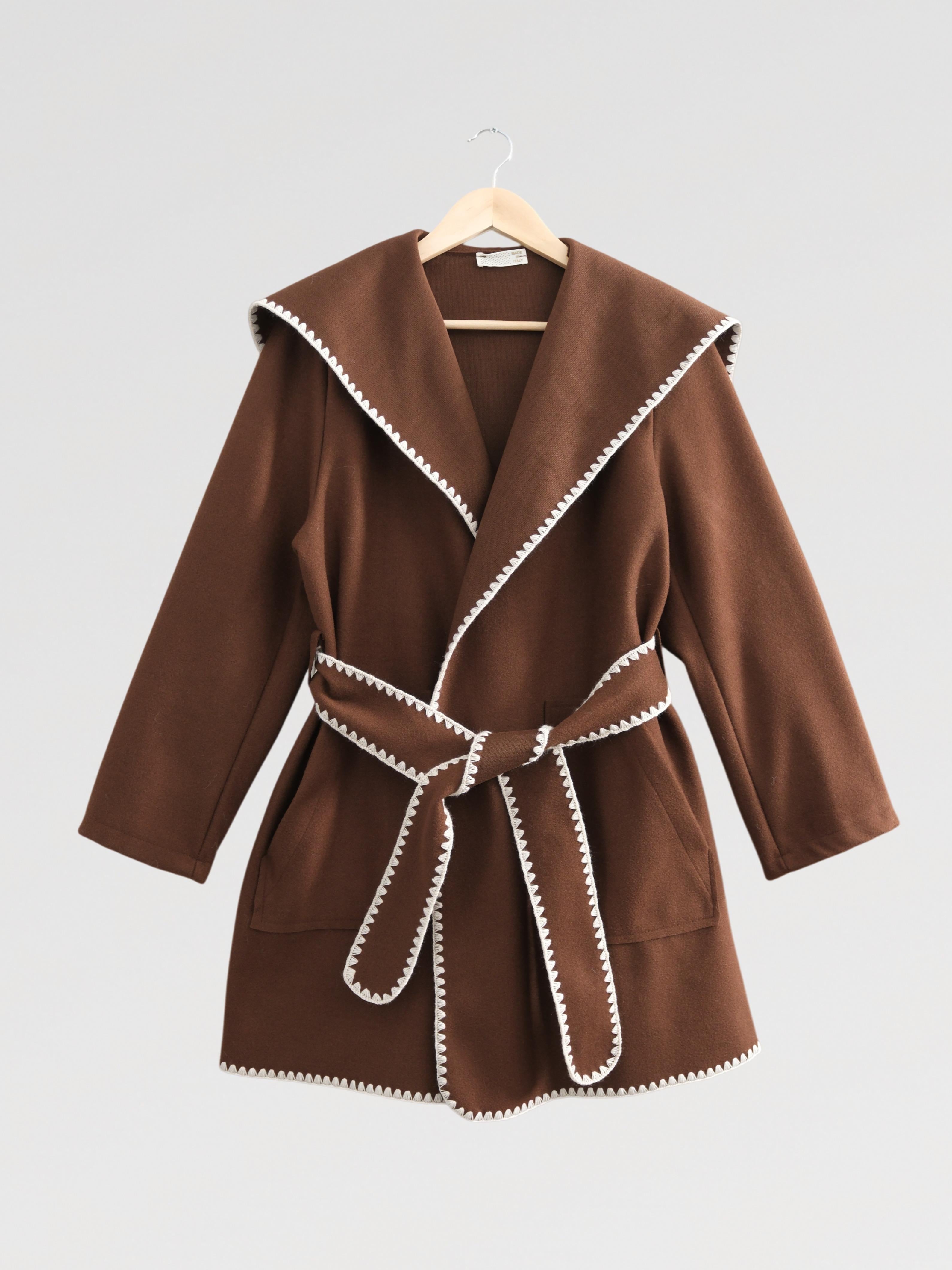 Cappotto Kimono con Profili a Contrasto Design Morbido e Femminile Taglia Unica Vestibilità Rilassata in Marrone Cammello e Bordeaux